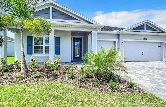 16876 CASTORO Drive Gallery 1