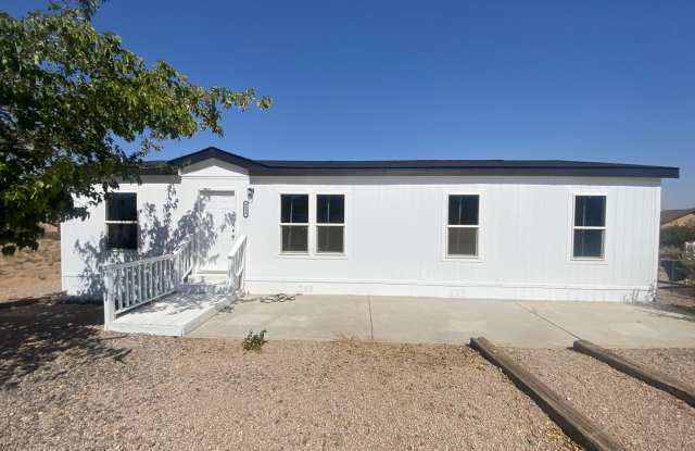 Move In Ready-3 Bedroom 2 Bath - photos photos