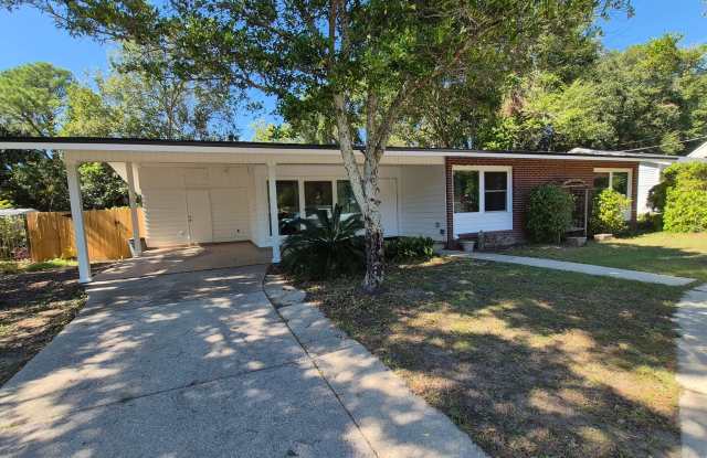 Charming 2 Bedroom 1.5 Bath for Rent Gallery 1