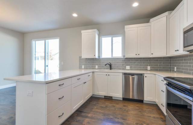 Beautiful 3 Bedroom, 2.5 Bath 2 Story Townhome in Berthoud! Gallery 3
