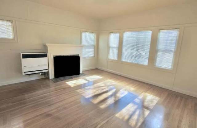 VERY LARGE 1 BEDROOM APARTMENT (HAS BEEN USED AS A 2 BEDROOM) Gallery 3