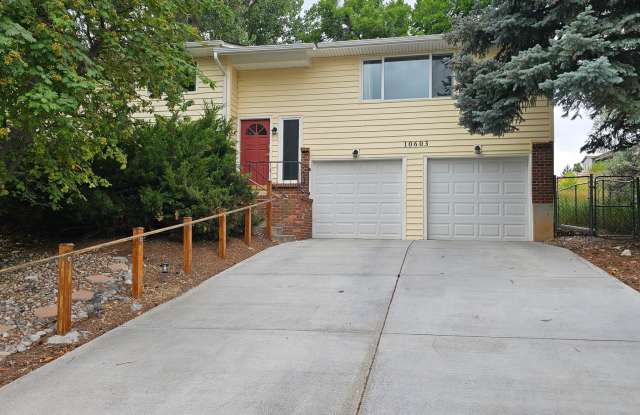 Spacious Bi Level home backing to open space- 9 MONTH LEASE ONLY photos photos