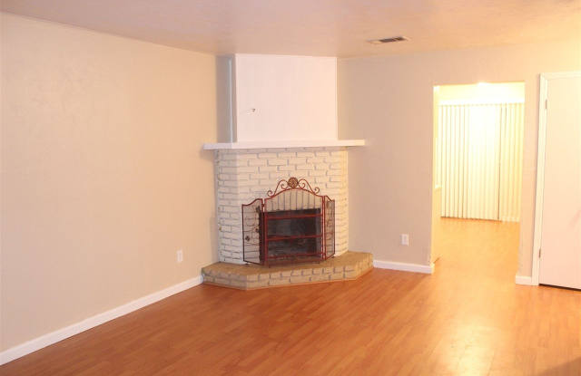 1550 Blountstown Street Gallery 1