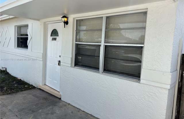 2766 NW 9th Pl photos photos