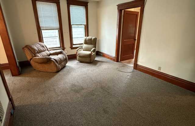 782 Glen Oak Street - 2 photos photos