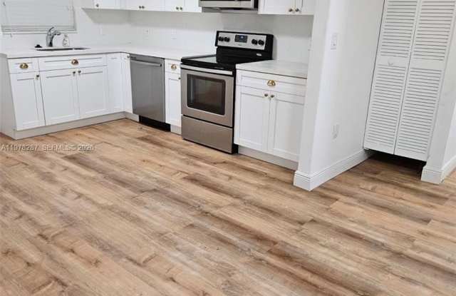 2641 SW 31st Ave photos photos