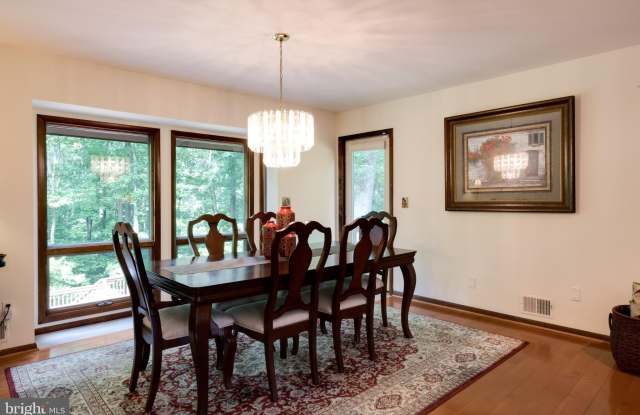 1185 GREAT OAK Court Gallery 2