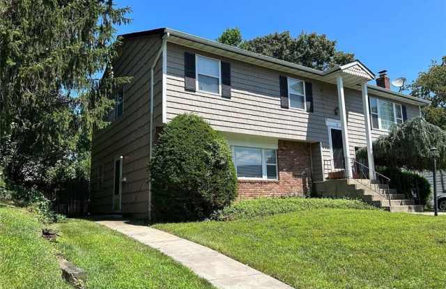16 Alex Lane - 16 Alex Lane, Glen Cove, NY 11542