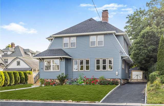 12 Risley Place - 12 Risley Place, New Rochelle, NY 10801