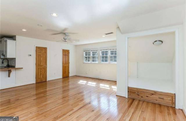 3611 Cloudland Drive Gallery 2