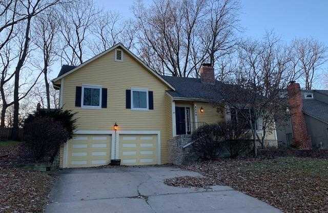 8000 Hallet Street - 8000 Hallet Street, Lenexa, KS 66215