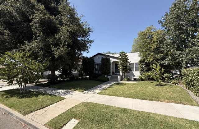 237 W Twelfth St photos photos