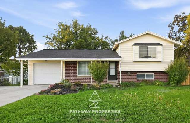 Well Maintained West Valley Home |4bd/2ba | Large Yard | One Car Garage Gallery 1