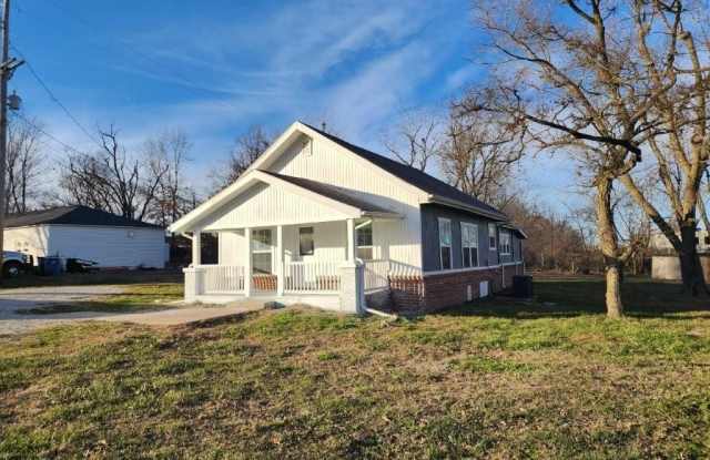 7642  SW Regional Airport  BLVD photos photos