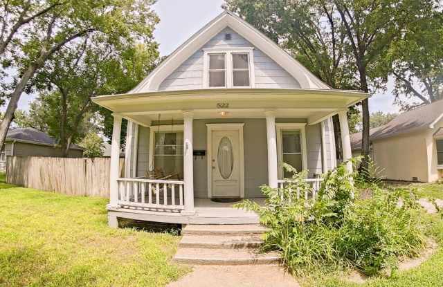 Fenced In Back Yard! + Close to Manhattan Shopping Center! + Pet-Friendly! + Washer & Dryer! Available August 17th! photos photos