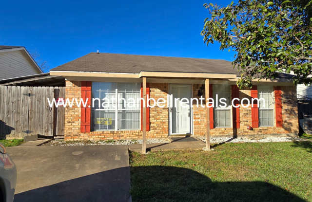 Single-Family Home: 3 Bed, 2 Bath photos photos