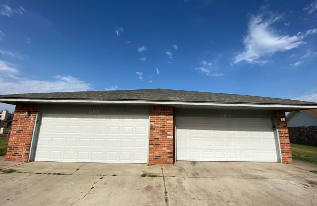 11803 N Francis Avenue - 11803 North Francis Avenue, Oklahoma City, OK 73114