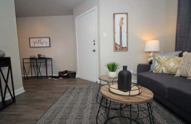 1862 Bandera Rd Gallery 2