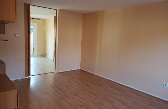 2831 CAMBRIDGE DRIVE Gallery 2