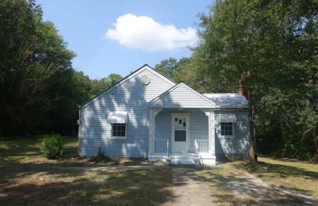 3212 Oakland Avenue Anniston, AL 36201 - 3212 Oakland Avenue, Saks, AL 36201
