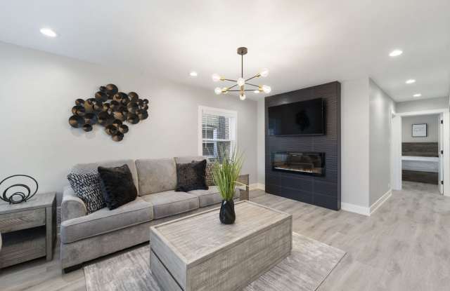 5347 W Gladys Avenue Gallery 2