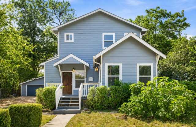 UT PRE-LEASE: North Campus 6 bed / 3 bath Remodel, High-End Kitchen Features SS Appliances, Wood Floors, Updated Bathrooms Gallery 1