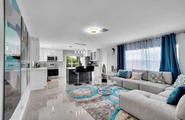 7506 SW 7TH Court Gallery 4