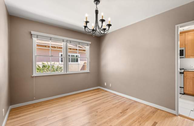 6542 West 80th Place Gallery 4