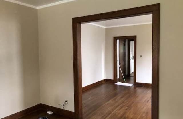 $250 Off First Month !Beautiful 4 bedroom, 1 bath in Bexley. $500 off second months rent! Gallery 4