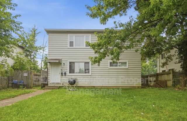 977 E 13TH AVE photos photos