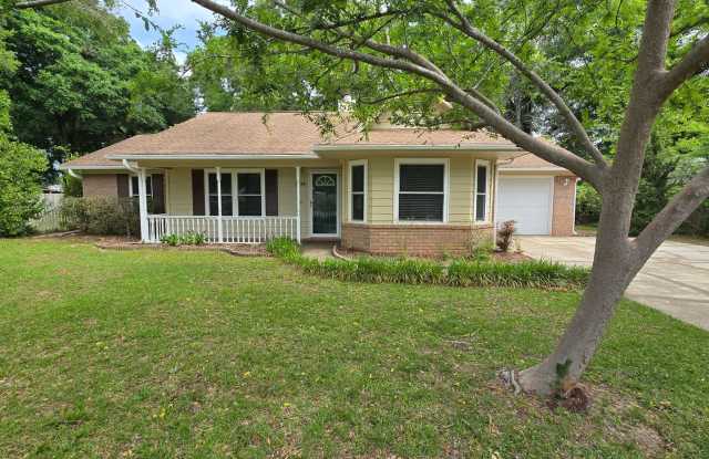 Charming 3-Bedroom, 2-Bath Brick and Vinyl Home with White Picket Fence - 5748 Charmonte Way, Santa Rosa County, FL 32583 Charming 3-Bedroom, 2-Bath Brick and Vinyl Home with White Picket Fence - 5748 Charmonte Way, Santa Rosa County, FL 32583