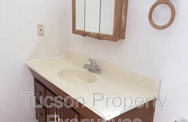445 East Delano Street - #1 Gallery 2