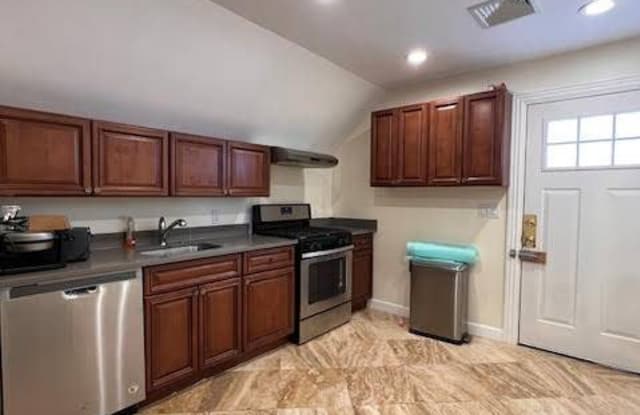 258 Longstreet Avenue - 258 Longstreet Avenue, Bronx, NY 10465