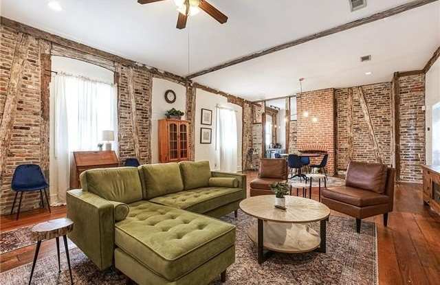 536 JACKSON Avenue Gallery 2