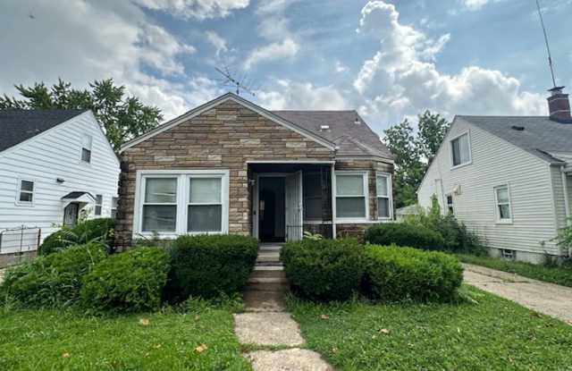 3 Bedroom 1 Bath 2 Car Garage Welcome Section 8 - 7772 Westwood Street, Detroit, MI 48228