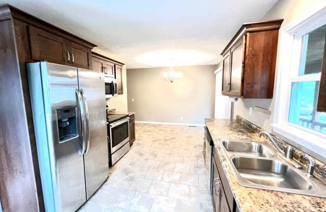 Single-Family Home Minutes from Saint Mary's! photos photos