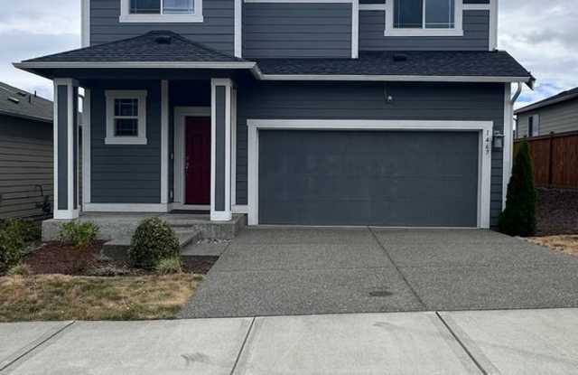 4 bedroom 2.5 bath Gallery 1