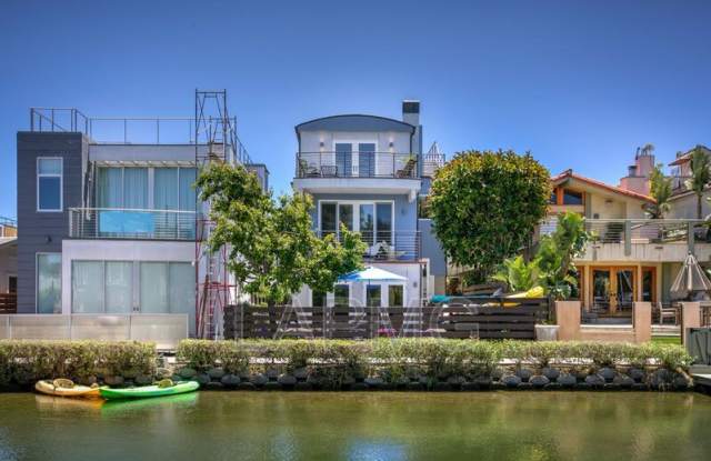 218 Carroll Canal - 218 Carroll Canal, Los Angeles, CA 90291
