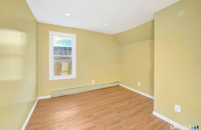 27 Walnut Avenue Gallery 4