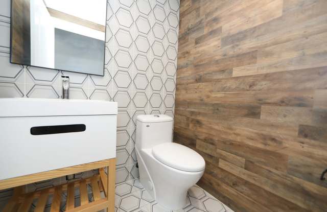 1825 E Atlantic St photos photos