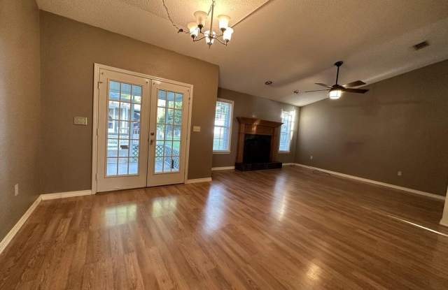 111 Dogwood Lane Gallery 3