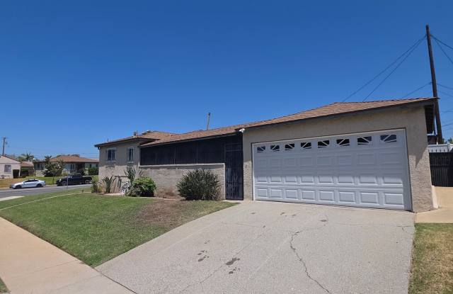 Updated 3-Bedroom Home with Bonus Room, New Appliances & New Central Air Gallery 3