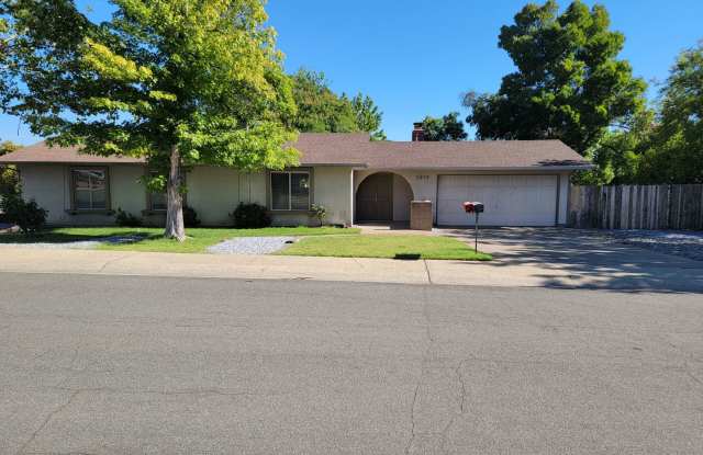 3 Bedroom House across the street from Mary Lake Subdivision photos photos