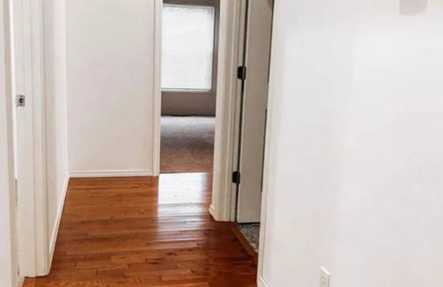 Spacious 3-Bedroom Ozark Duplex with 2-Car Garage – $1,495! Gallery 3