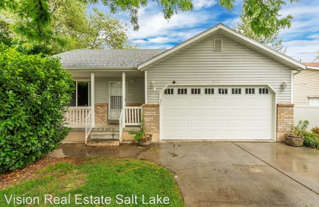 822 E Apple Park Pl - 822 Apple Park Way, Millcreek, UT 84106