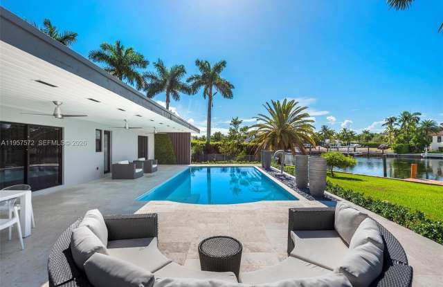 540 Reinante Ave photos photos