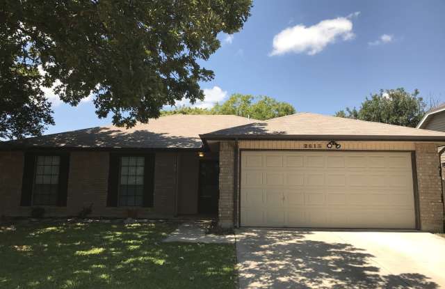 Welcome home to 2613 Kline Circle! photos photos