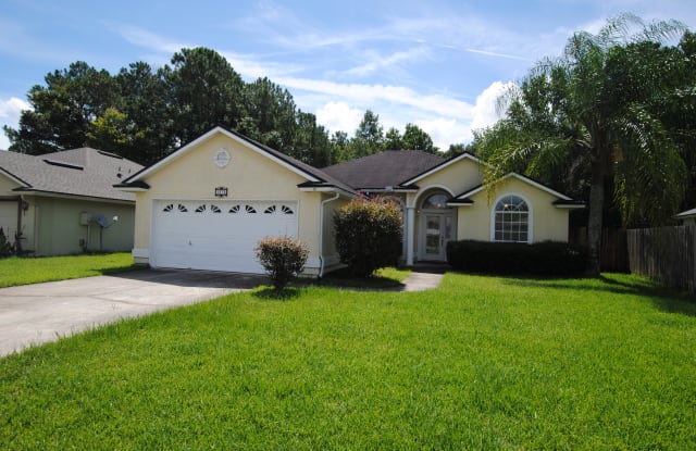 1676 Northglen Cir - 1676 Northglen Circle, Lakeside, FL 32068