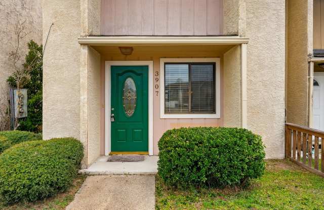 Efficient Townhome w/Easy Access to Lynn Haven, Historic St. Andrew's & PCB! photos photos