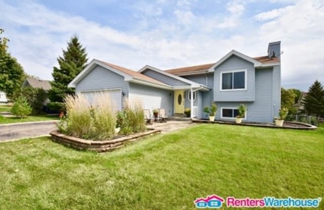 3420 W Park Drive - 3420 West Park Drive, Burnsville, MN 55306